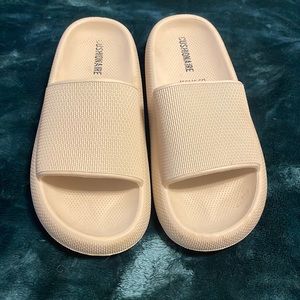 Cushionaire pillow /cloud slide sandals